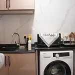 استديو انيق